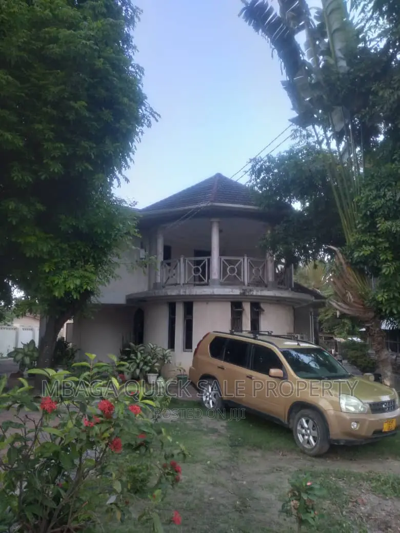 5bdrm House in Mbezi Beach  Kilonga for sale