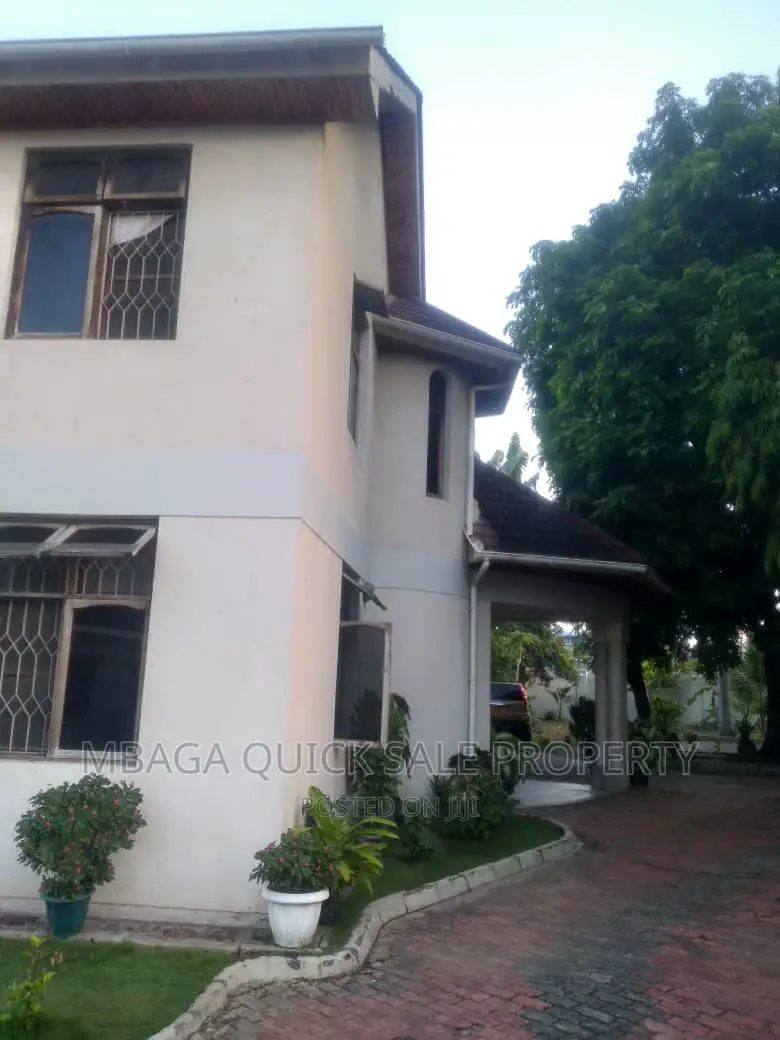 5bdrm House in Mbezi Beach  Kilonga for sale