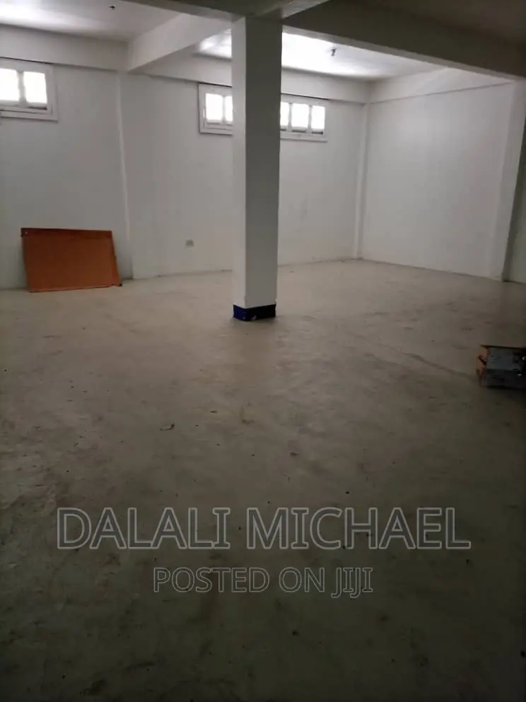 Godown for Rent Changombe