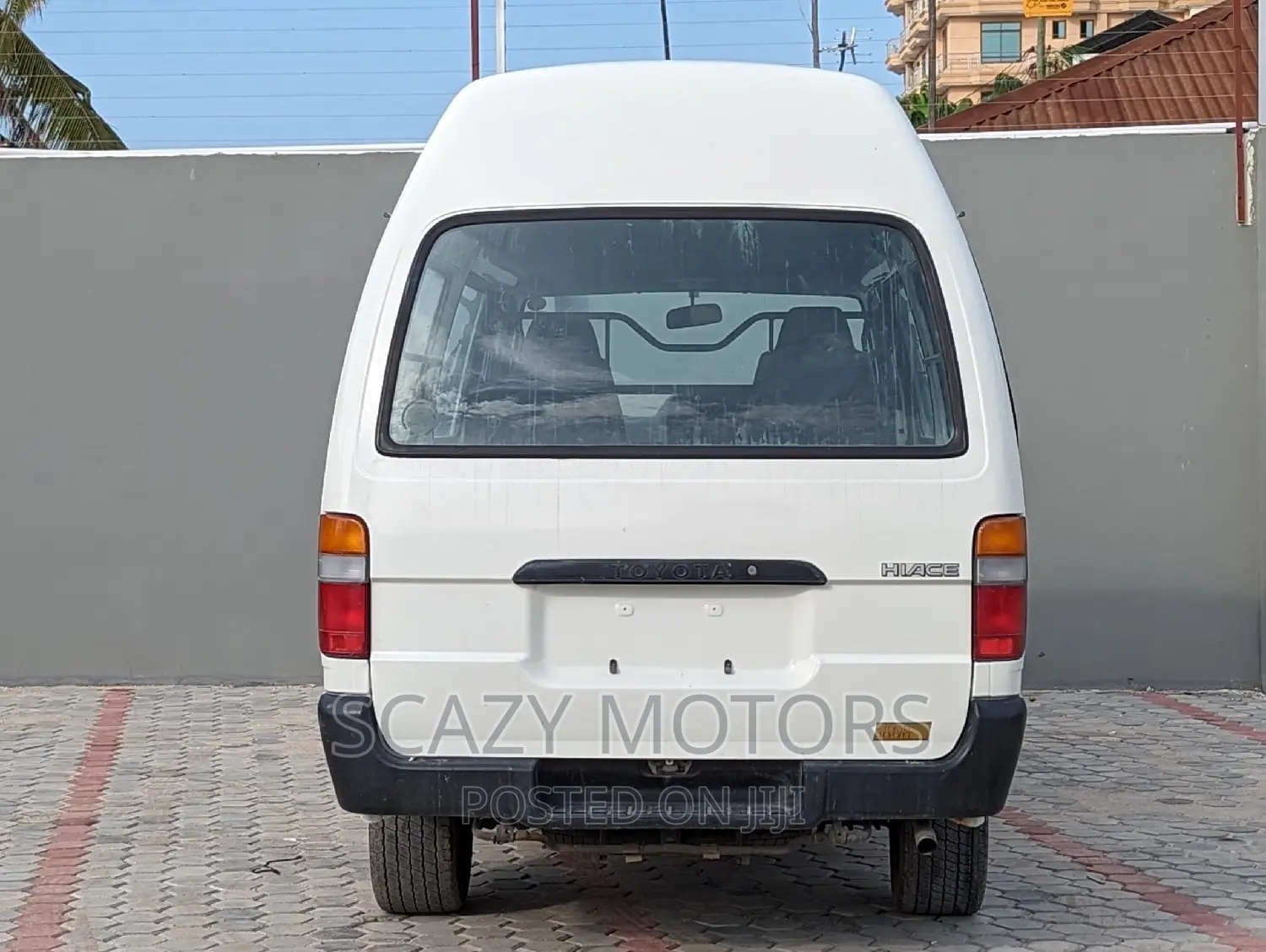 Toyota HiAce 2002 White