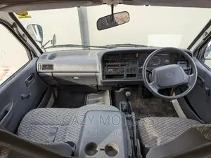 Toyota HiAce 2002 White