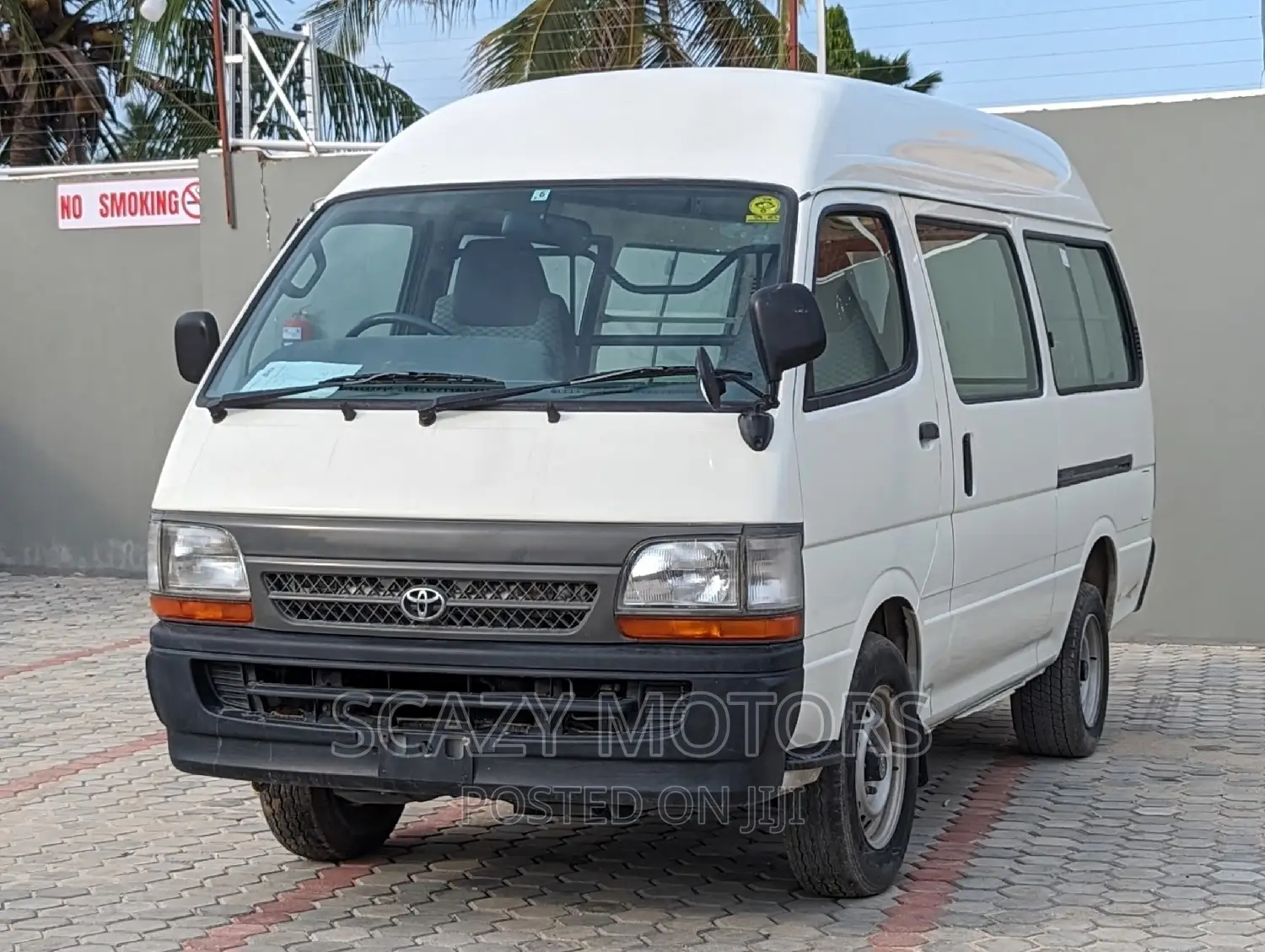 Toyota HiAce 2002 White