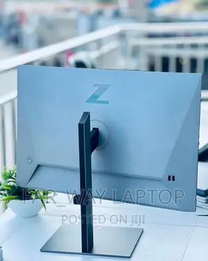 The Hp Z24u G3 Monitor