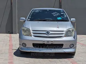 Toyota IST 2005 Silver