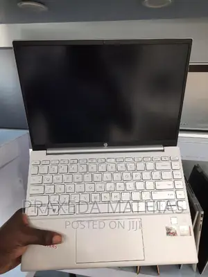 New Laptop HP Pavilion 13 16GB AMD Ryzen 5 SSD 256GB