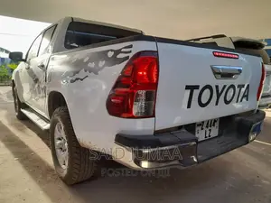 Toyota Hilux 2017 White