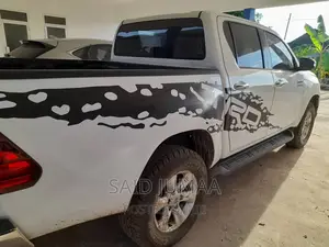 Toyota Hilux 2017 White