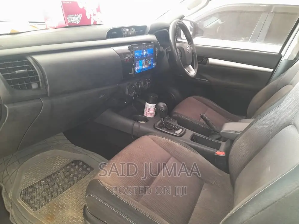 Toyota Hilux 2017 White
