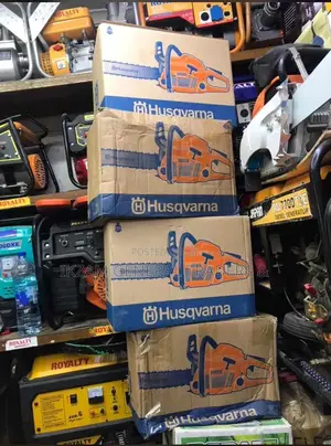 Chain Saw 24" (Husqvarna) 272. Original