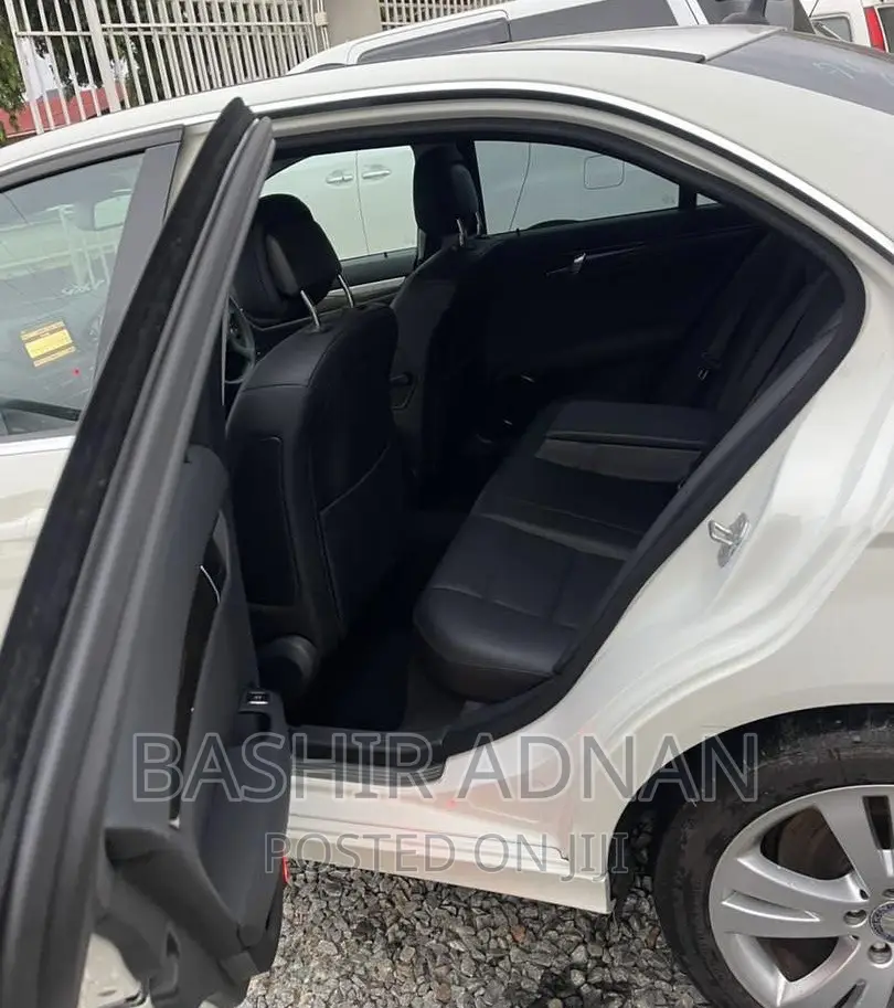 Mercedes-Benz C-Class C 200 Kompressor (W204) 2008 Pearl