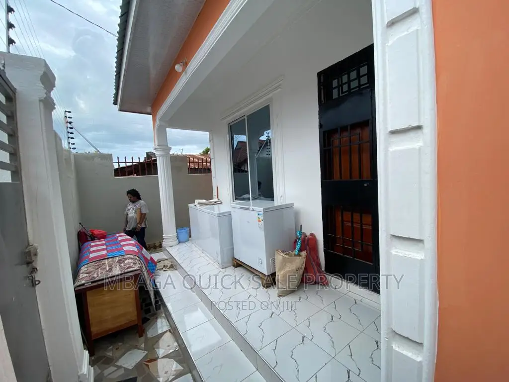 3bdrm House in Mwananyamala for rent