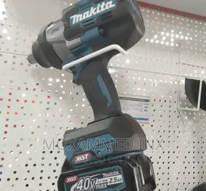Makita 3/4” Drive Impact Wrench With 2 Batteries And