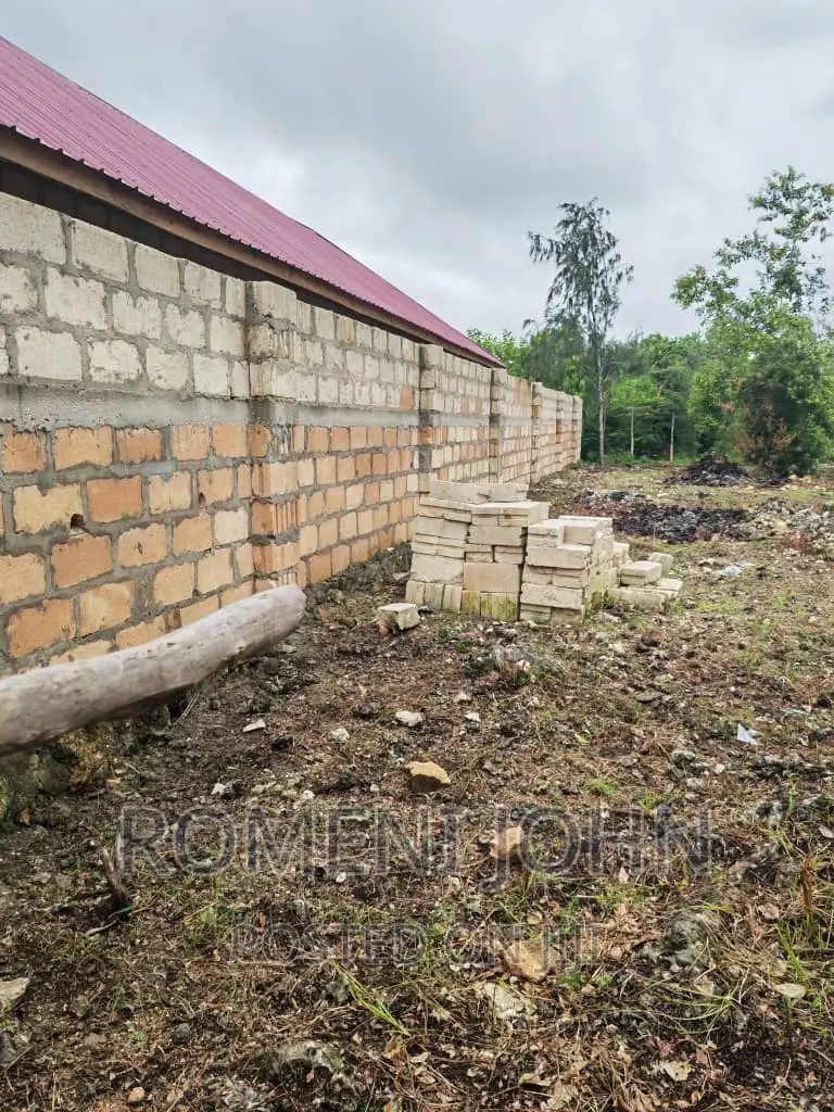 11 BDRM Gest Hs Inauzwa Ml 200zanzibar Unguja.
