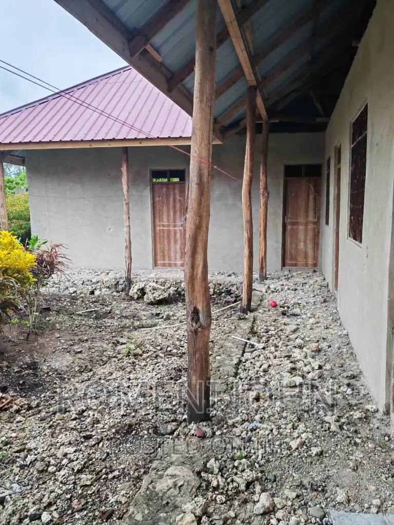 11 BDRM Gest Hs Inauzwa Ml 200zanzibar Unguja.