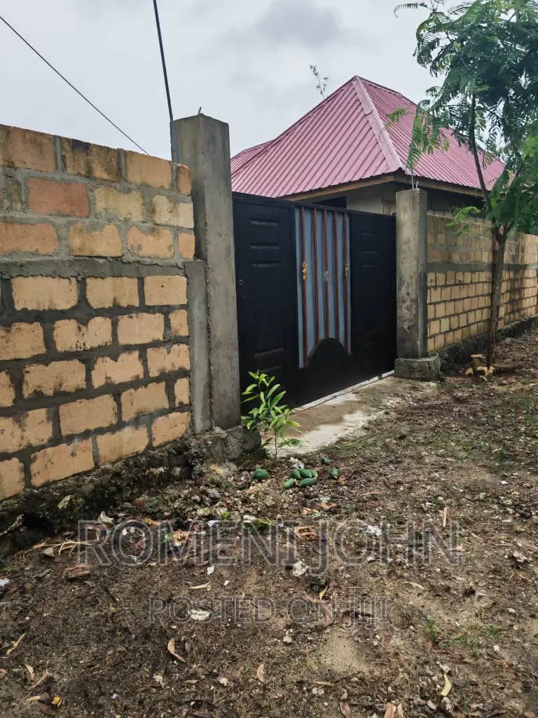 11 BDRM Gest Hs Inauzwa Ml 200zanzibar Unguja.