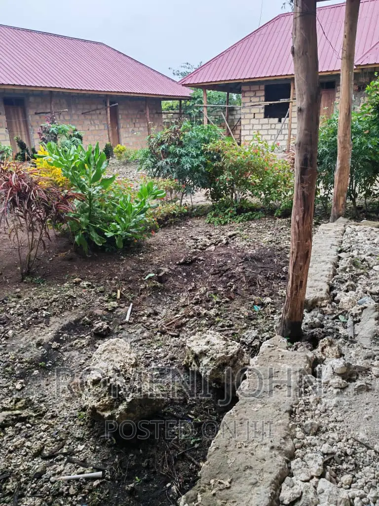11 BDRM Gest Hs Inauzwa Ml 200zanzibar Unguja.