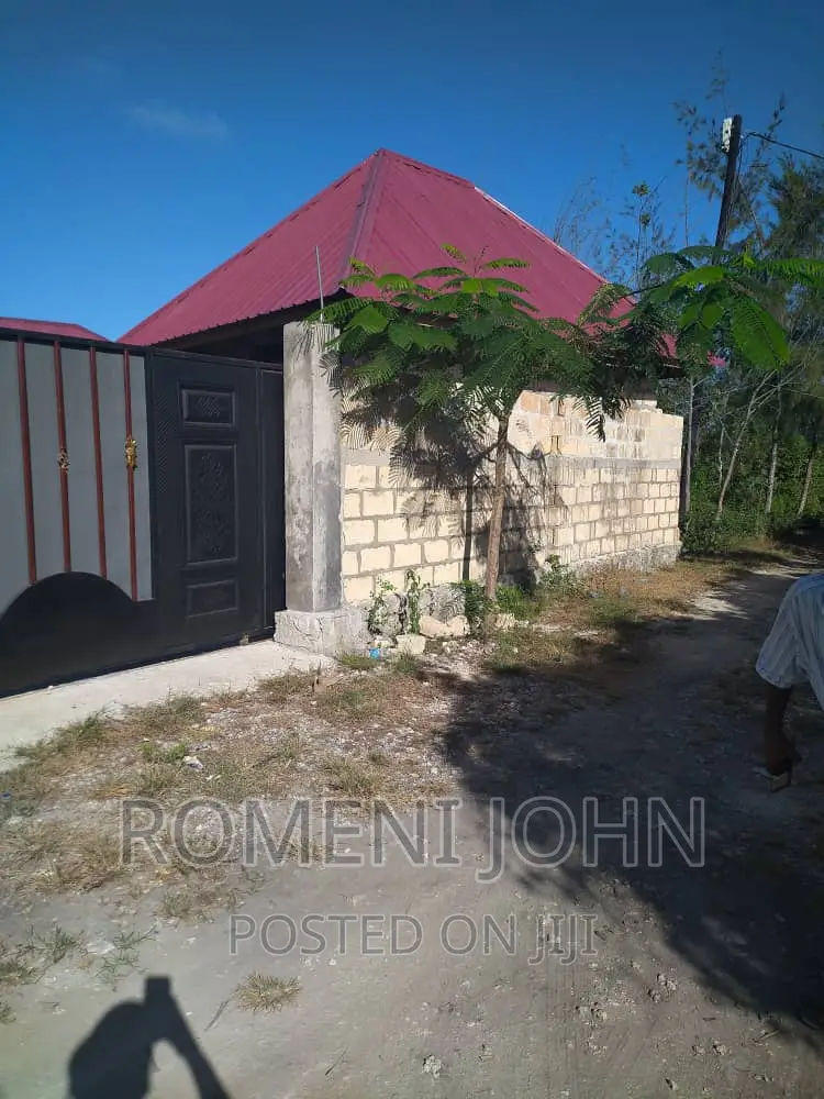 11 BDRM Gest Hs Inauzwa Ml 200zanzibar Unguja.
