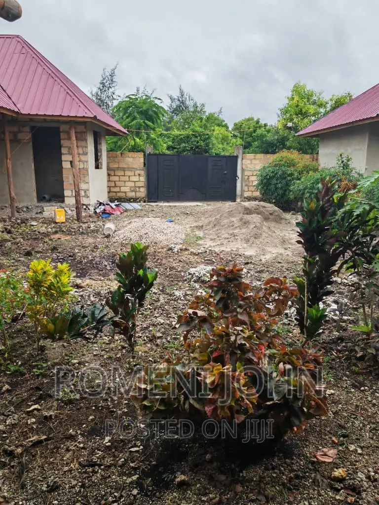 11 BDRM Gest Hs Inauzwa Ml 200zanzibar Unguja.