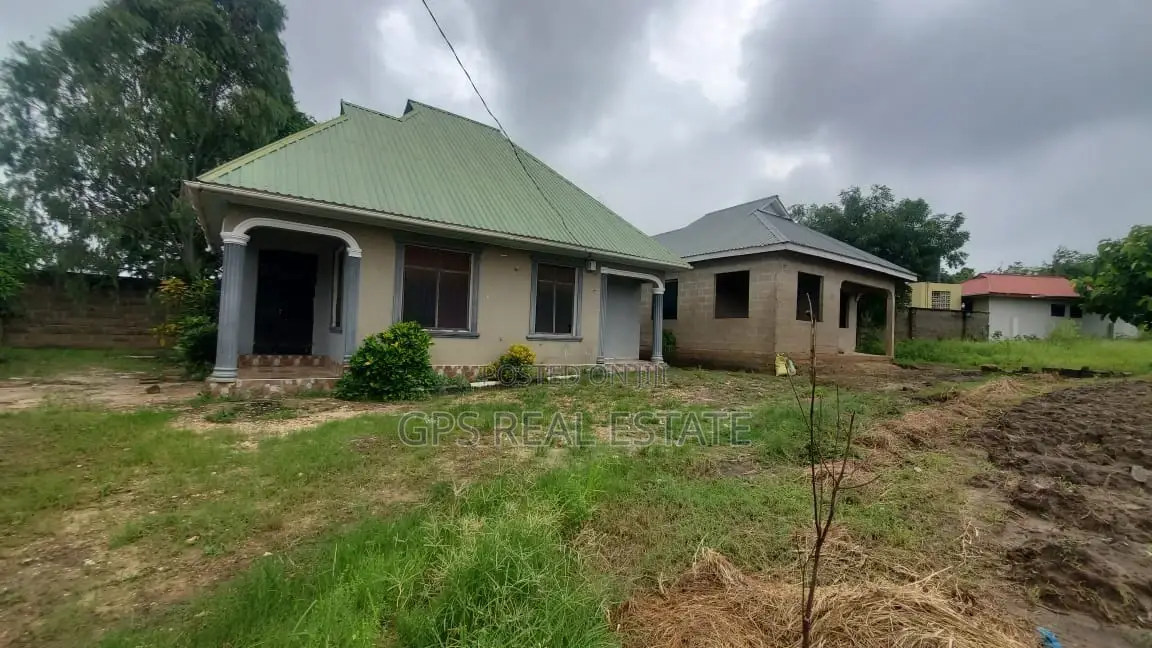 3bdrm House in Madale Mivumoni, Kinondoni for sale