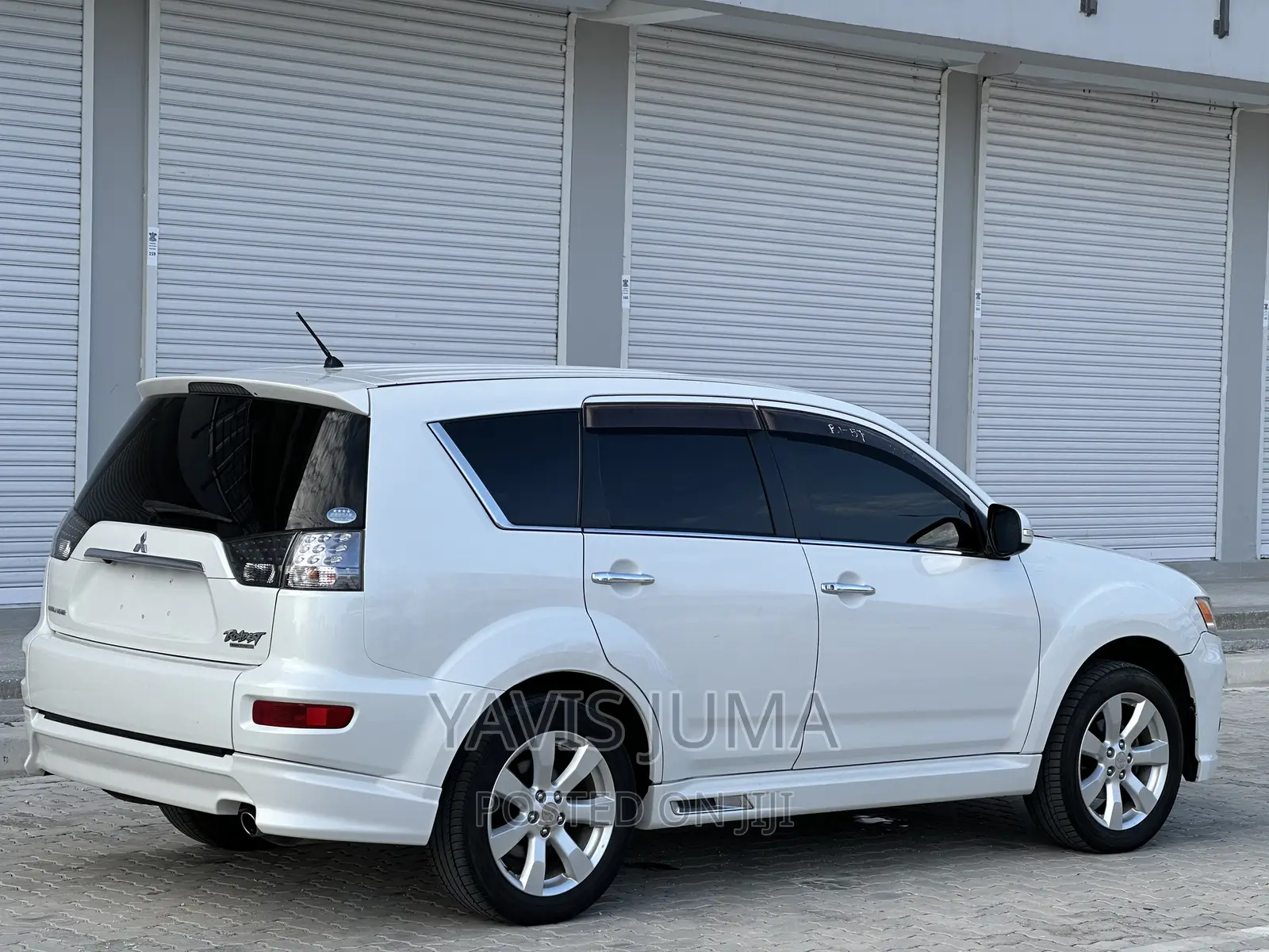 Mitsubishi Outlander 2012 White