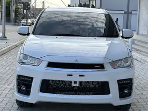 Mitsubishi Outlander 2012 White