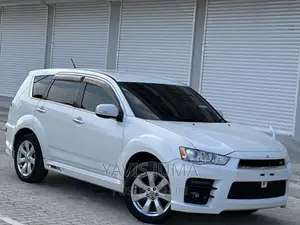 Mitsubishi Outlander 2012 White