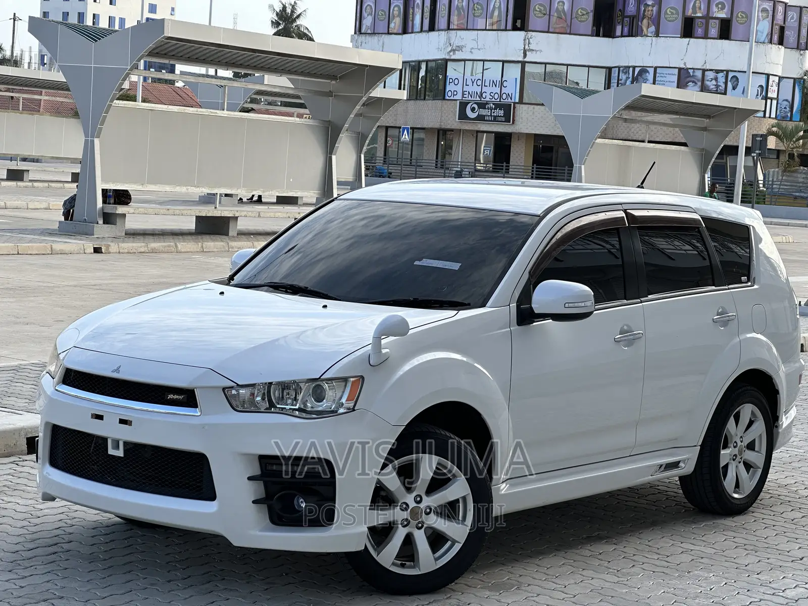 Mitsubishi Outlander 2012 White