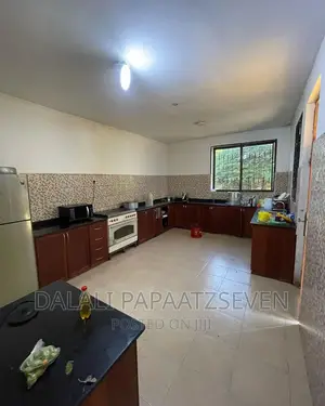 5bdrm House in Dalalipapaatzseven, Bunju for sale