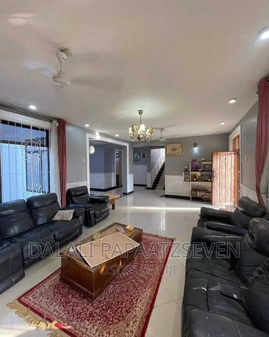 5bdrm House in Dalalipapaatzseven, Bunju for sale