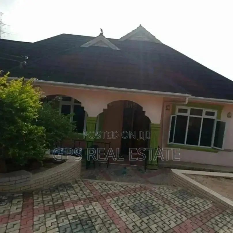 House For Sale Kimara Suka