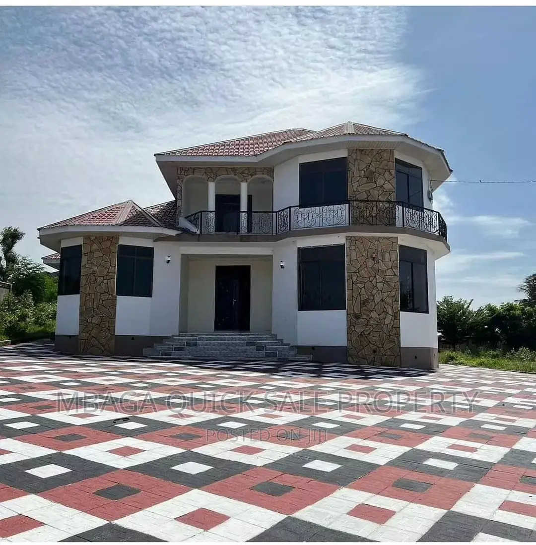 5bdrm Apartment in Salasala, Mbezi for rent