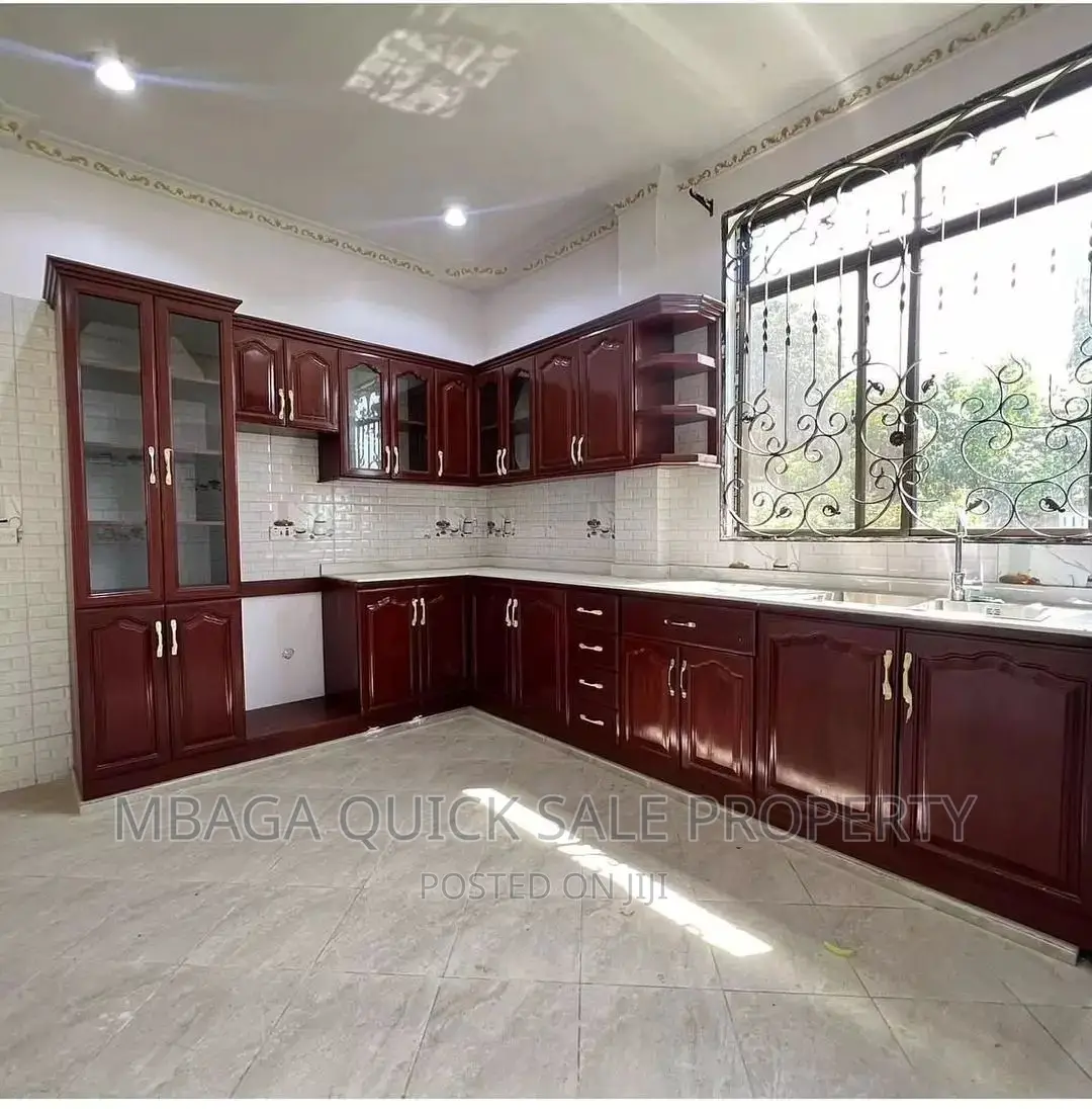 5bdrm Apartment in Salasala, Mbezi for rent