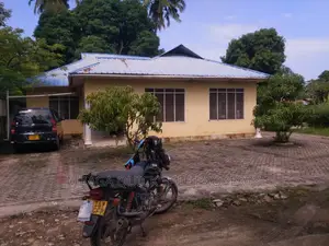 6bdrm House in Regent Estate for rent