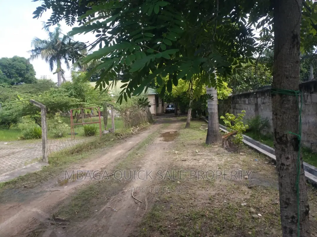 6bdrm House in Regent Estate for rent