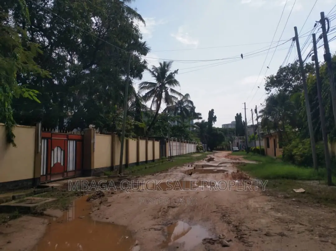 6bdrm House in Regent Estate for rent
