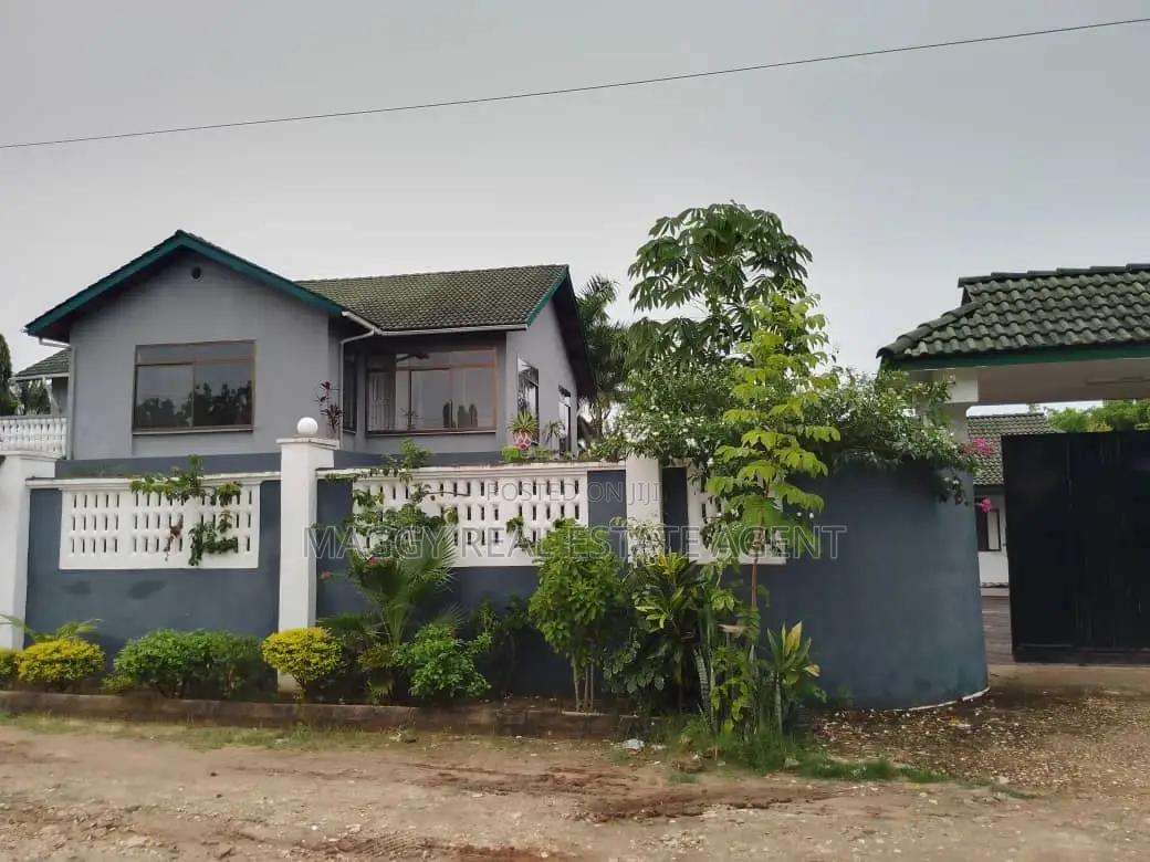 6bdrm House in Bahari Beach, Kunduchi for rent