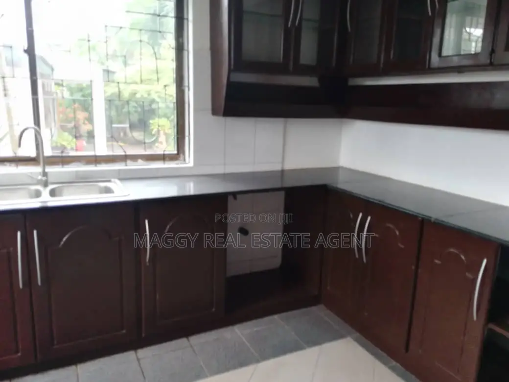 6bdrm House in Bahari Beach, Kunduchi for rent