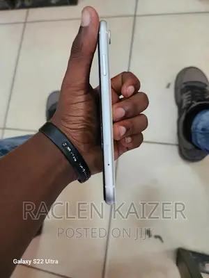 Apple iPhone XR 128 GB White