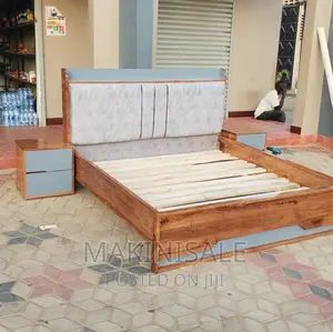 Kitanda Kizuri Sana Na Bed Side Zake