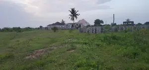 Kiwanja Cha Makazi Kilichopimwa Kinauzwa Kigamboni.