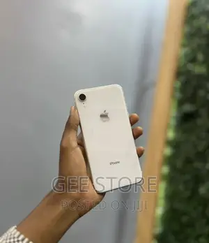 Apple iPhone XR 64 GB White