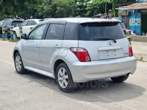 Toyota IST 2006 Silver