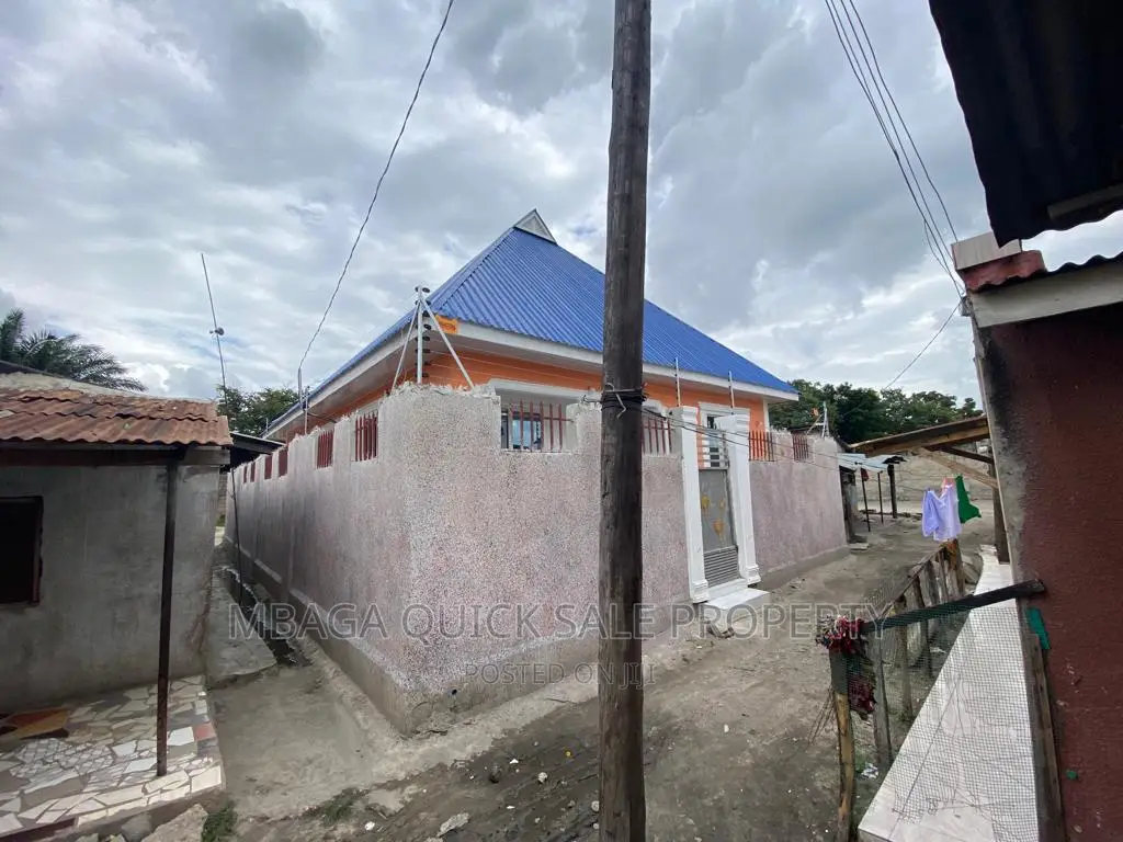 3bdrm House in Mwananyamala for rent