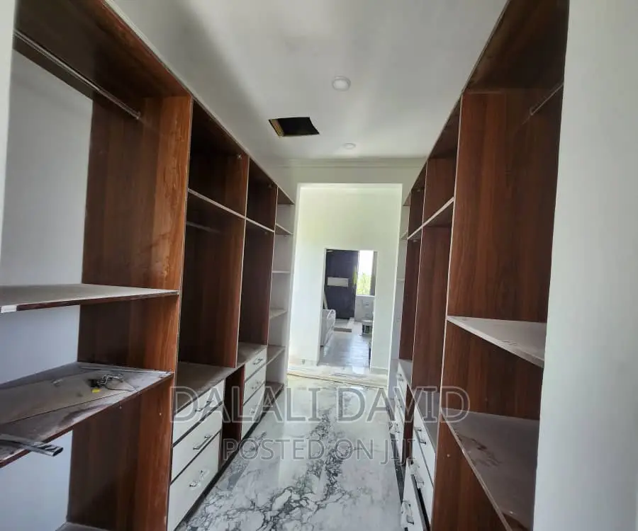 4bdrm House in Goba Magorofani, Kinondoni for sale