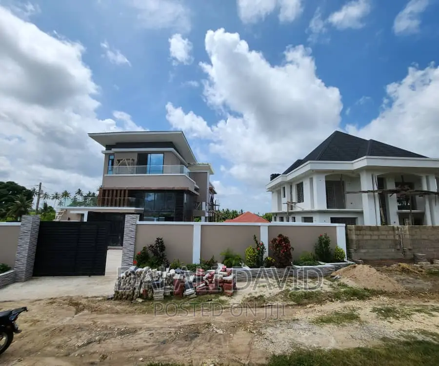 4bdrm House in Goba Magorofani, Kinondoni for sale