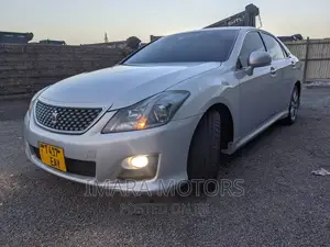 Toyota Crown 2010 Silver