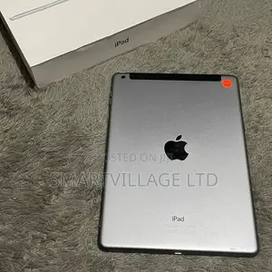 Apple iPad Air 64 GB Gray