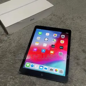 Apple iPad Air 64 GB Gray