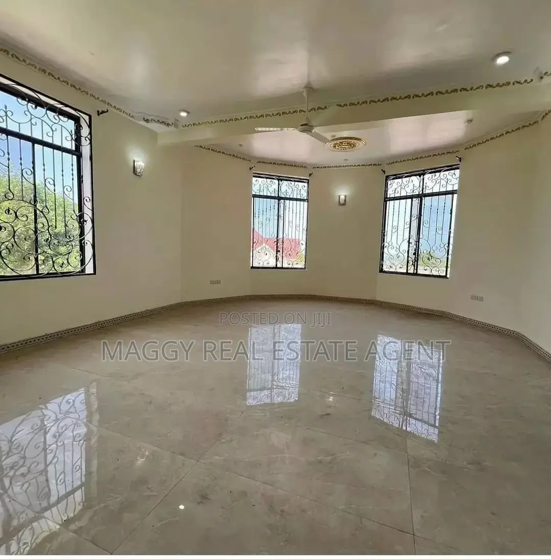 5bdrm House in Salasala, Kunduchi for rent