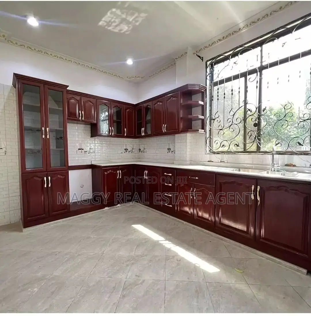 5bdrm House in Salasala, Kunduchi for rent